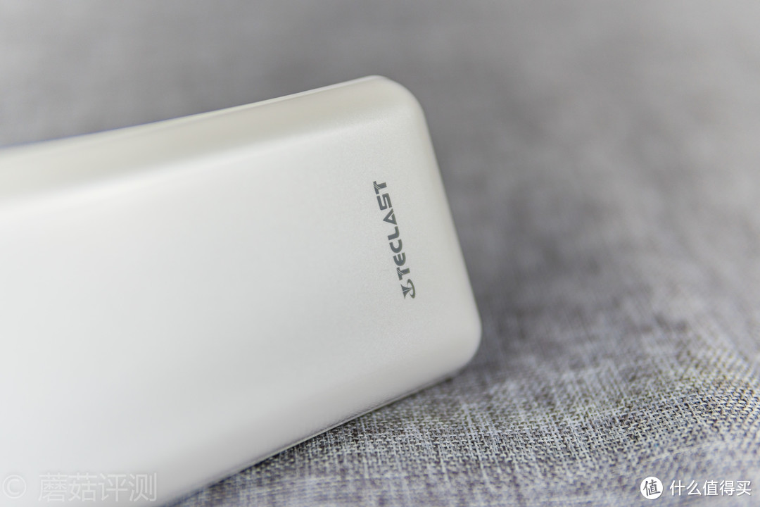 容量足、可以上飞机？Teclast 台电 A20 20000mAh 移动电源 开箱