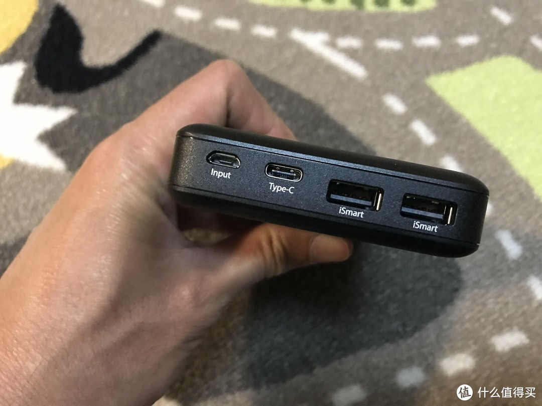 有容乃大巨无霸！RAVPower RP-PB058 双向PD快充26800毫安移动电源使用测评