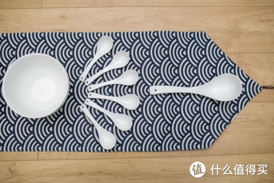 唐山骨瓷试水—爱哈顿3D浮雕骨瓷碗碟套装