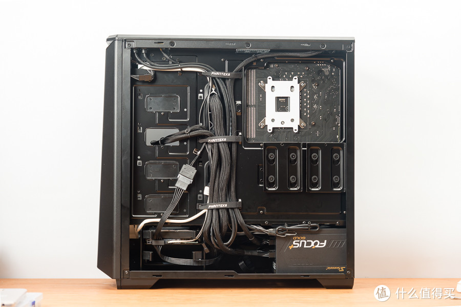 新装I7-8700K吃鸡太热？教你玩转微星Z370 KRAIT GAMING风扇接口