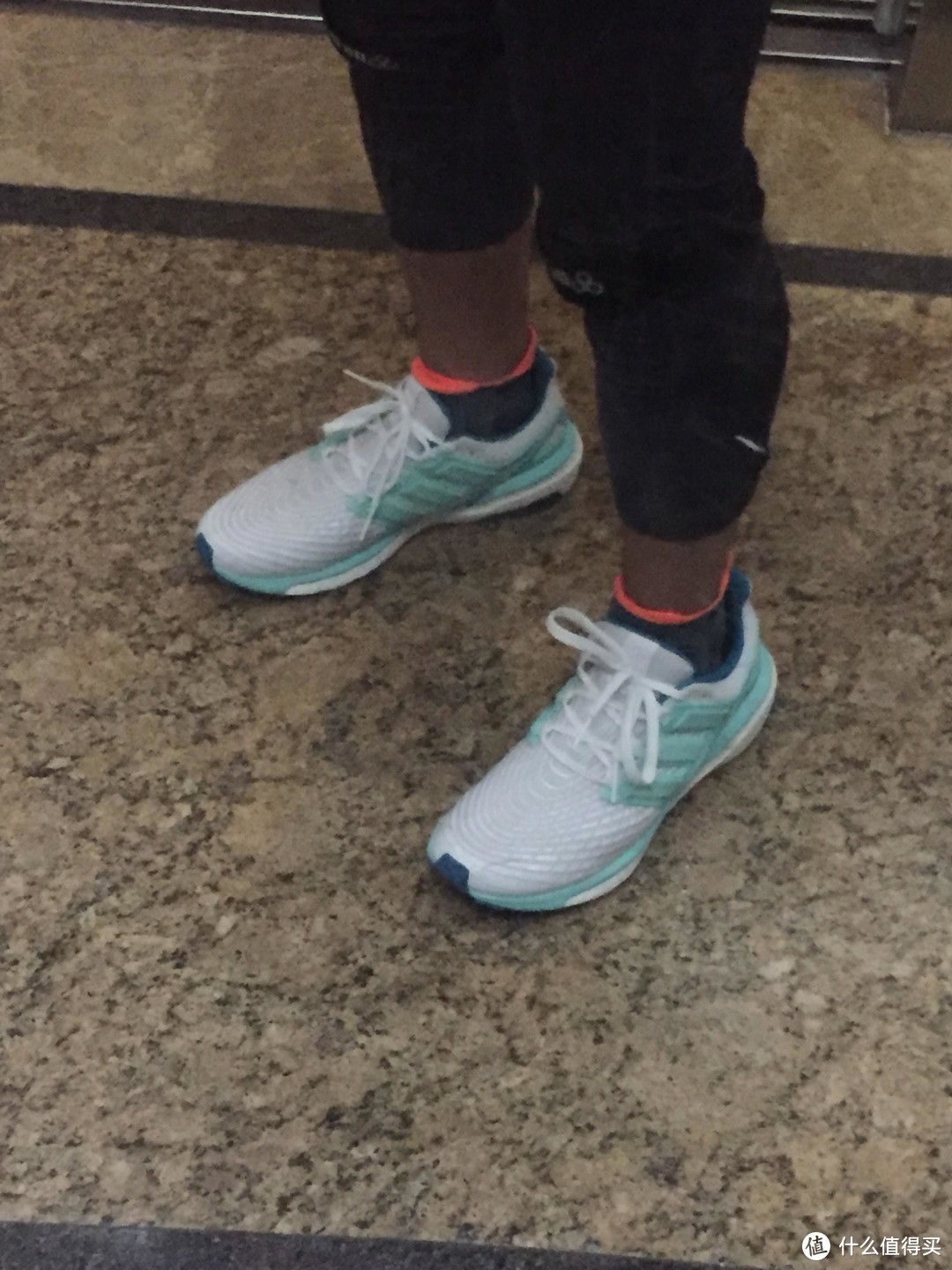 #原创新人# 听说adidas做了双严肃的*级跑鞋—adidas 阿迪达斯 ENERGY BOOST 4 跑鞋 简晒