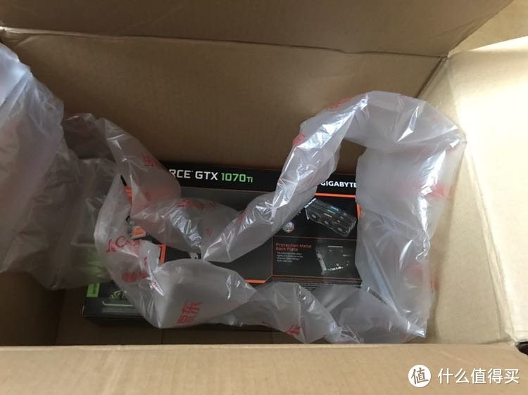 技嘉GEFORCE GTX 1070 Ti开箱