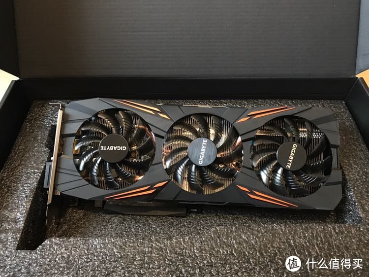 技嘉GEFORCE GTX 1070 Ti开箱