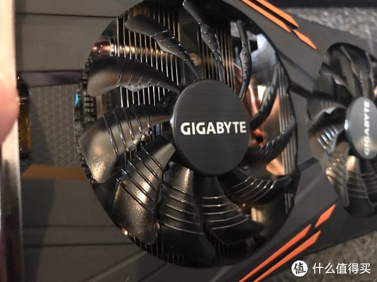 技嘉GEFORCE GTX 1070 Ti开箱