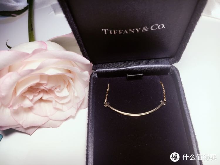 简单设计 简单生活：Tiffany&co T系列微笑吊坠项链  T字手镯