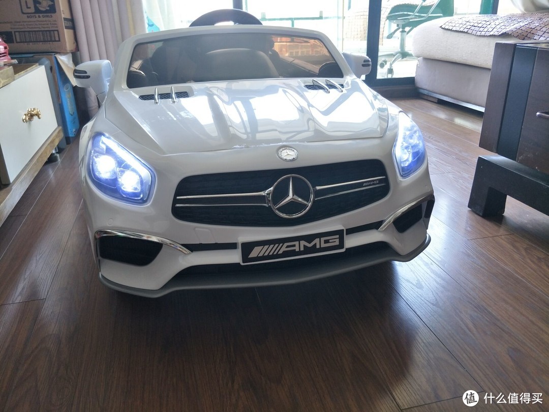 “奔驰AMG SL65”给孩子礼物.........