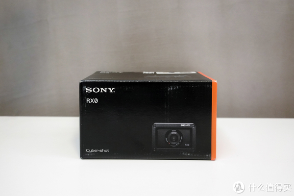 索尼sonyrx0相機開箱展示屏幕充電口插口