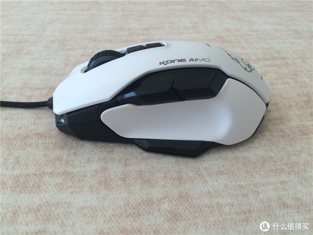 满满的握感，ROCCAT 冰豹 Kone AIMO 游戏鼠标 开箱