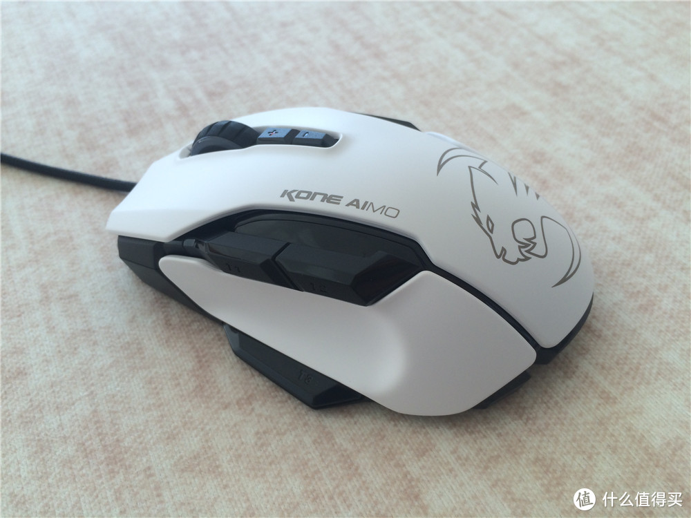 满满的握感，ROCCAT 冰豹 Kone AIMO 游戏鼠标 开箱