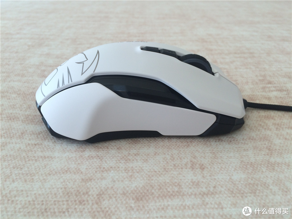 满满的握感，ROCCAT 冰豹 Kone AIMO 游戏鼠标 开箱