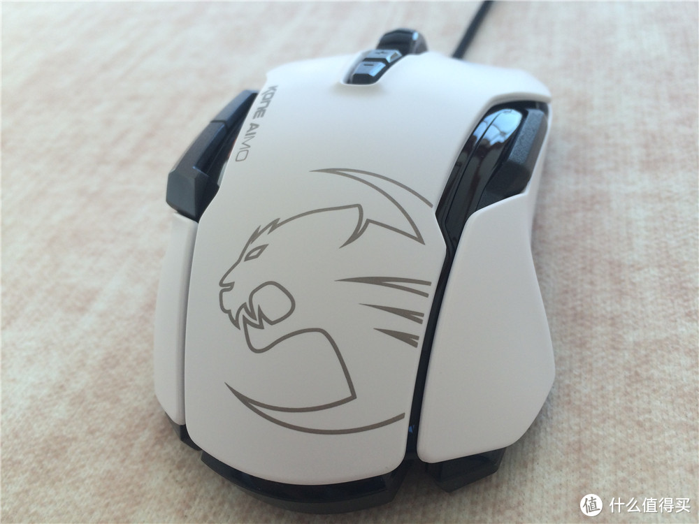 满满的握感，ROCCAT 冰豹 Kone AIMO 游戏鼠标 开箱