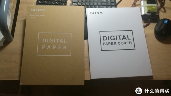 Digital Paper外包装，还有一个第三方的（高仿）原装cover