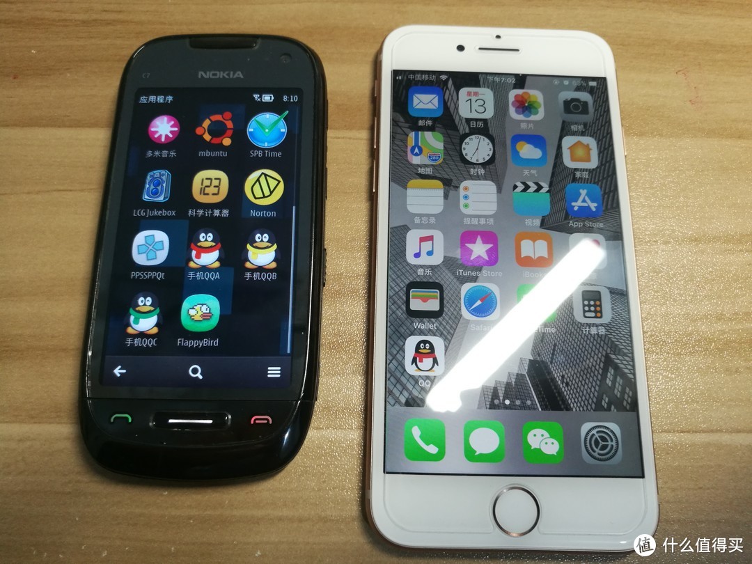 iPhone8伪开箱与诺基亚C7对比评测。