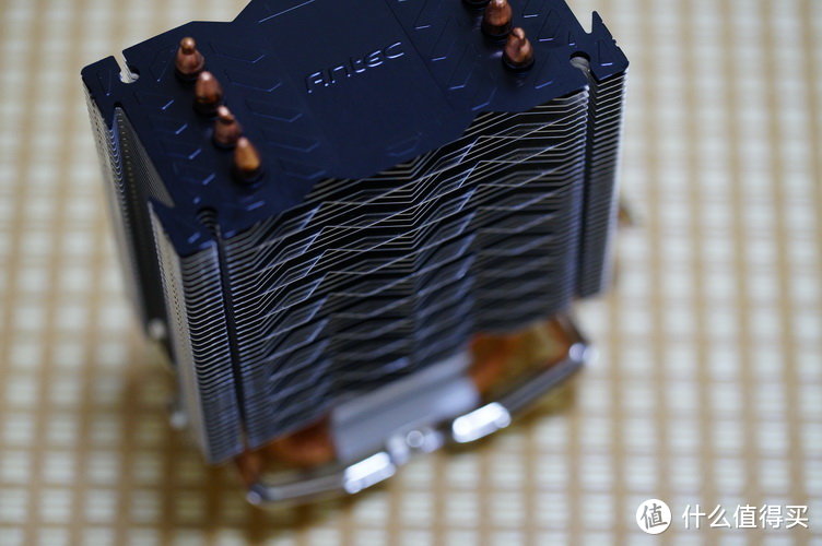 50块能买到什么样的散热器—Antec 安钛克 战虎 A40 红光版 CPU散热器 开箱测试