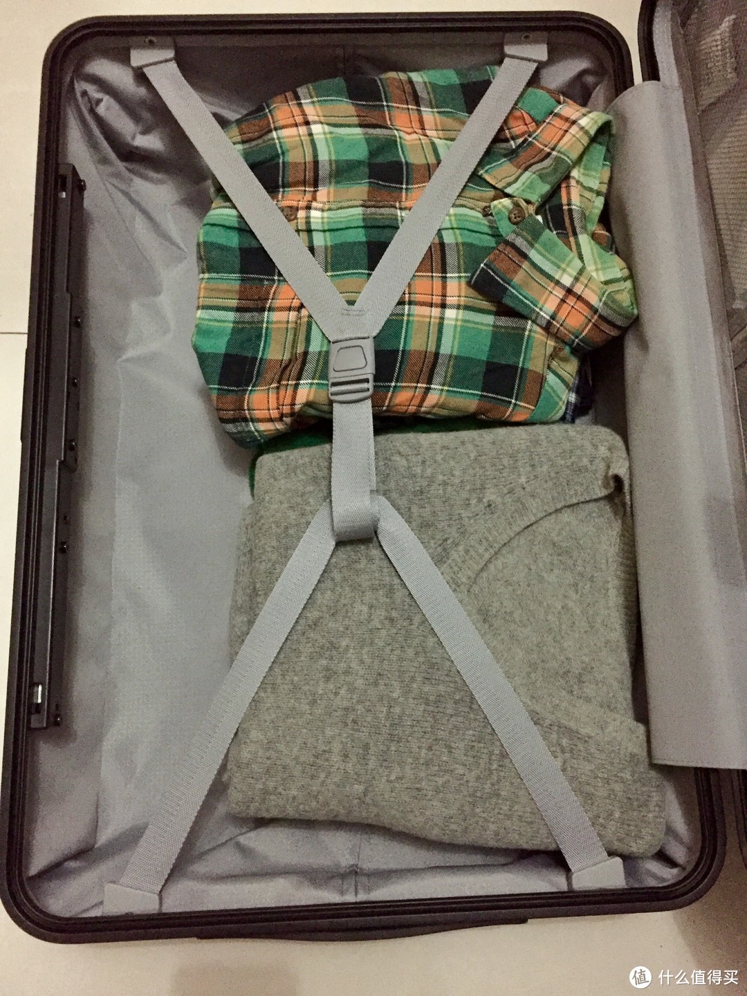 #晒单大赛#如果说户外背包承载的是灵魂，旅行箱承载的又是什么呢？90分24寸铝框旅行箱