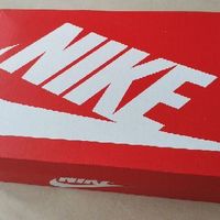 耐克 AIR MAX VISION 儿童运动鞋外观展示(鞋底|气垫|溢胶)