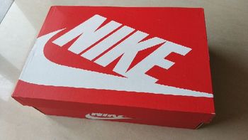 耐克 AIR MAX VISION 儿童运动鞋外观展示(鞋底|气垫|溢胶)