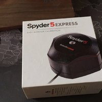 德塔 Spyder 5 Express 绿蜘蛛 屏幕校色仪外观展示(包装|标识)