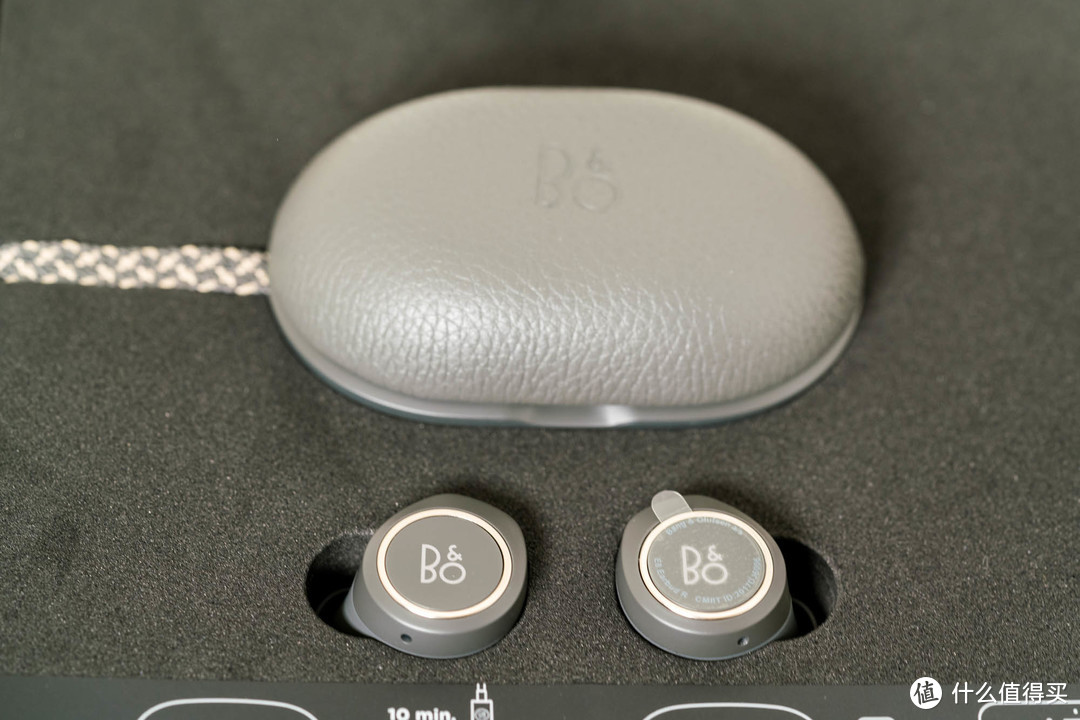 B&O BeoPlay E8 无线蓝牙耳机