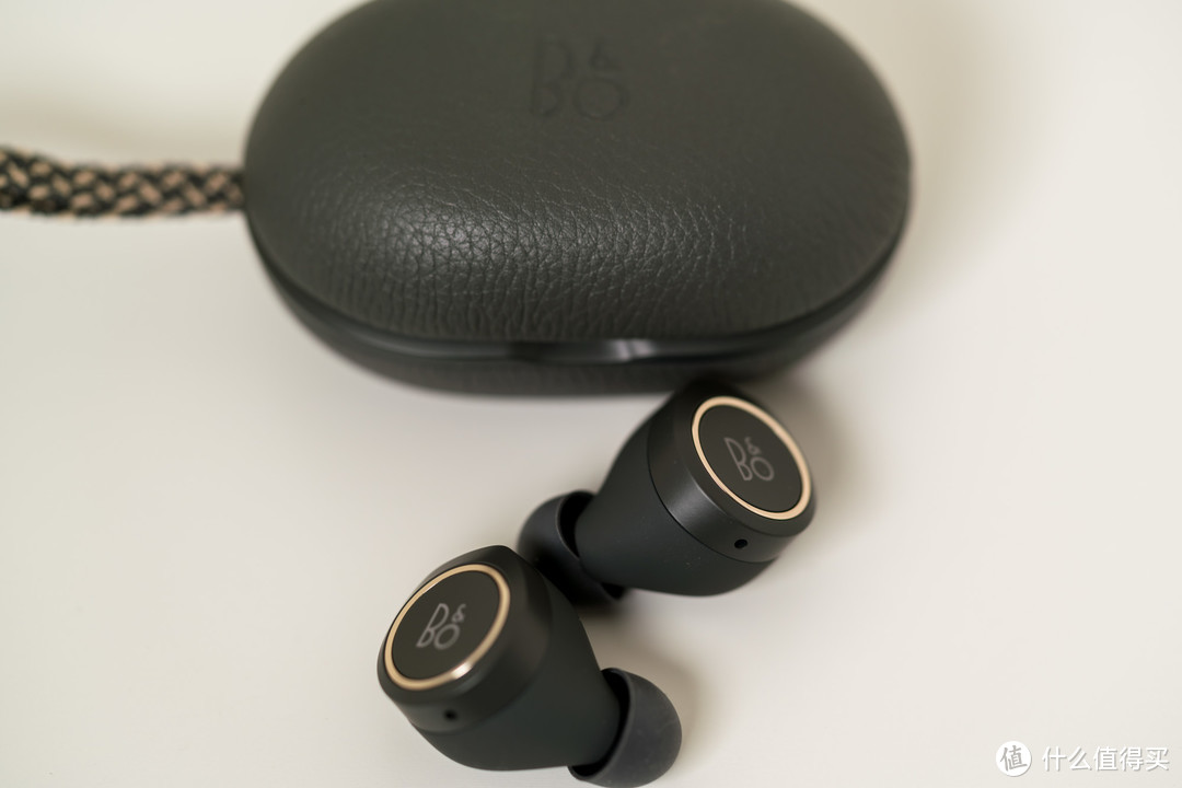 B&O BeoPlay E8 无线蓝牙耳机