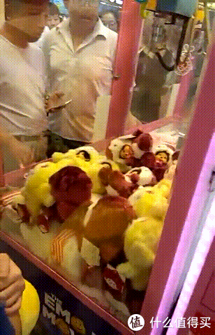 娃娃机除了抓力,其实带弯钩的爪子也很重要咧!