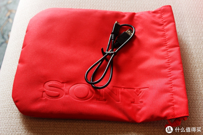 索尼的那一抹朱砂红,sony 索尼 MDR-EX750BT 入耳式无线蓝牙耳机 初体验