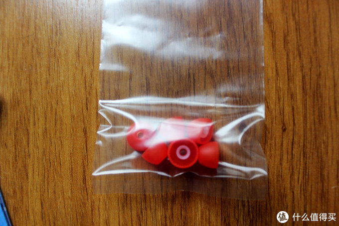 索尼的那一抹朱砂红,sony 索尼 MDR-EX750BT 入耳式无线蓝牙耳机 初体验