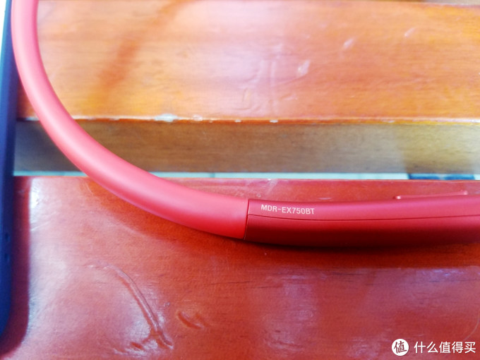 索尼的那一抹朱砂红,sony 索尼 MDR-EX750BT 入耳式无线蓝牙耳机 初体验