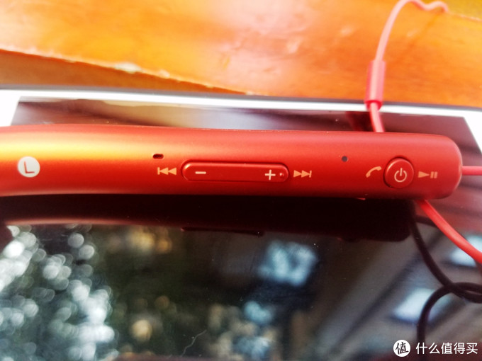 索尼的那一抹朱砂红,sony 索尼 MDR-EX750BT 入耳式无线蓝牙耳机 初体验