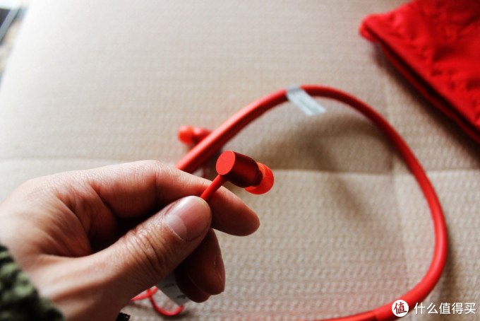 索尼的那一抹朱砂红,sony 索尼 MDR-EX750BT 入耳式无线蓝牙耳机 初体验