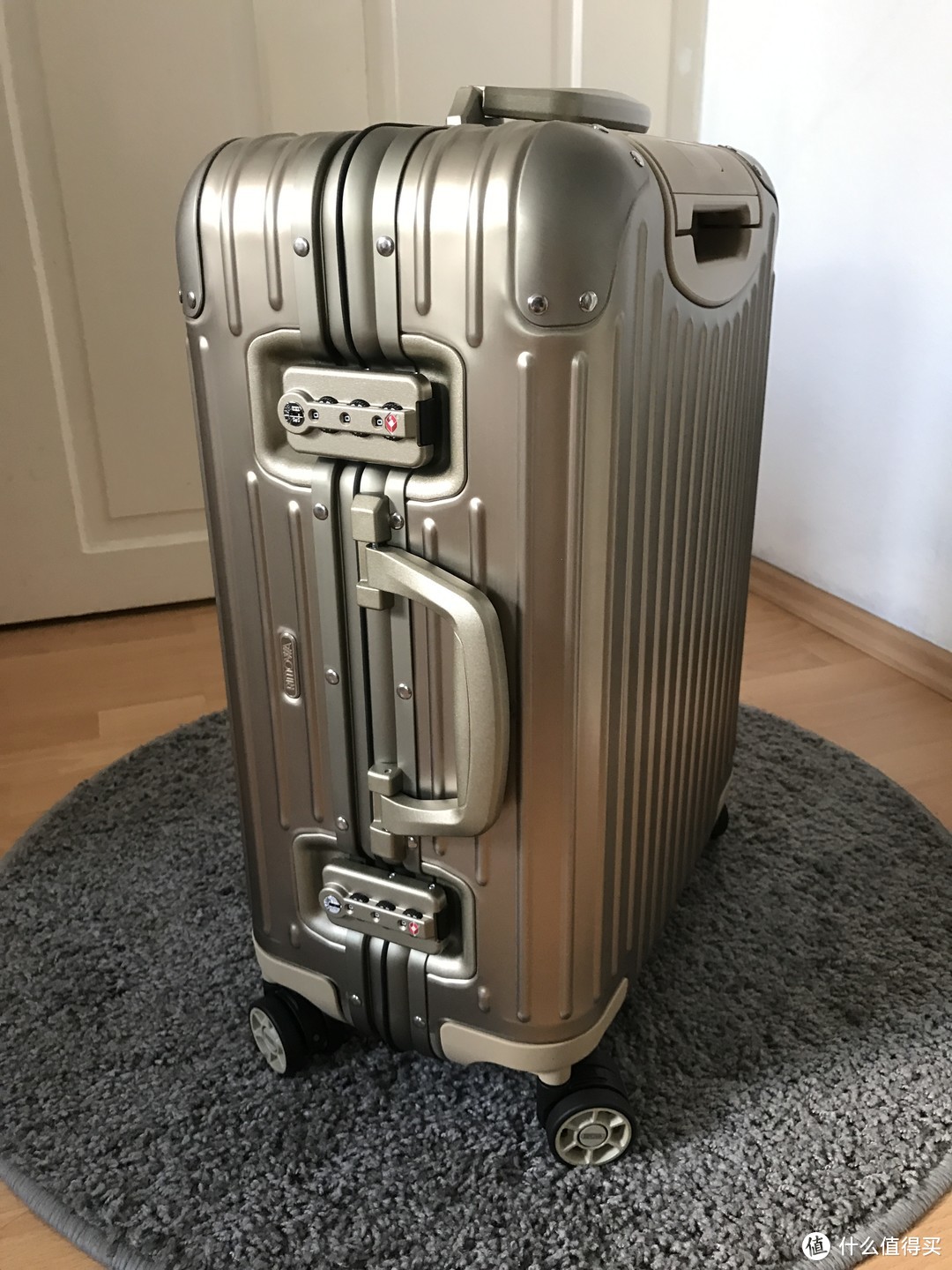 白银换真金—RIMOWA  TOPAS TITANIUM 53 登机箱开箱晒单