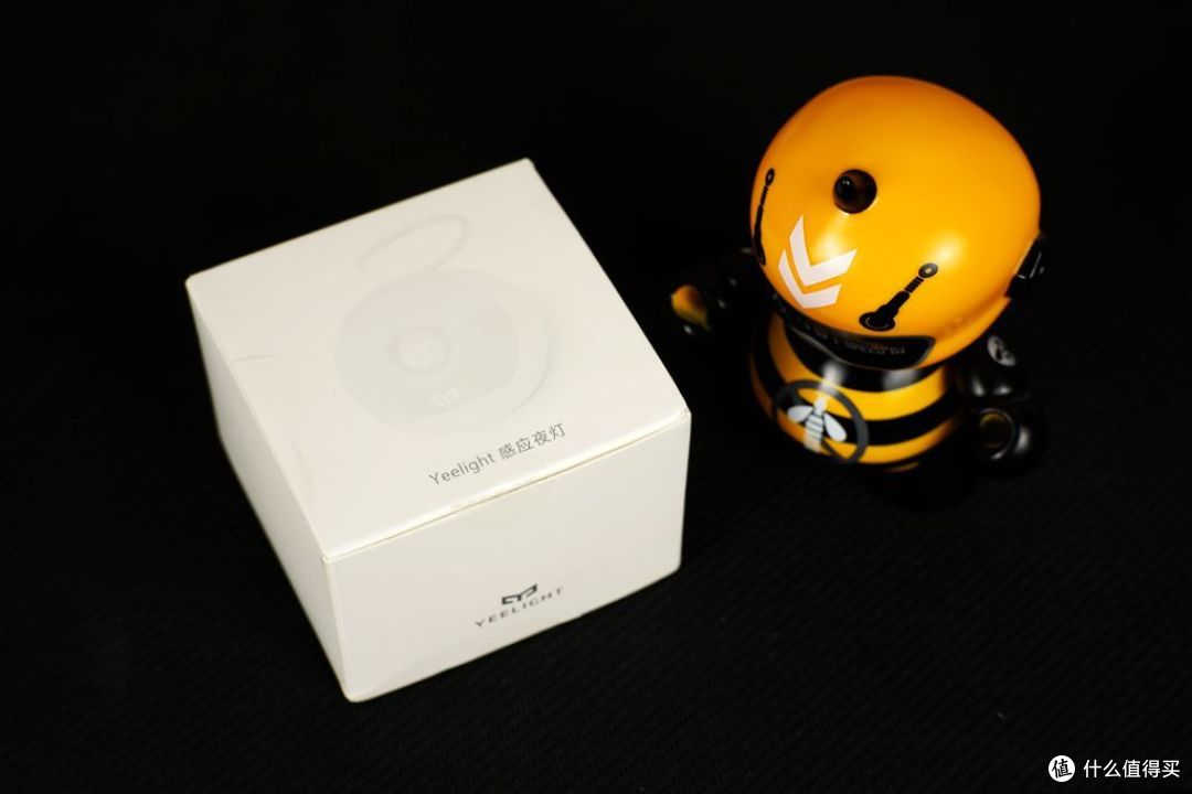 温馨暖光夜起照明小物yeelight感应夜灯