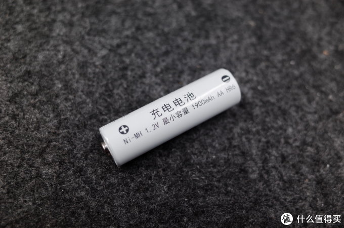 AmazonBasics 亚马逊 倍思 白色绿叶标 5号、7号镍氢充电电池 开箱