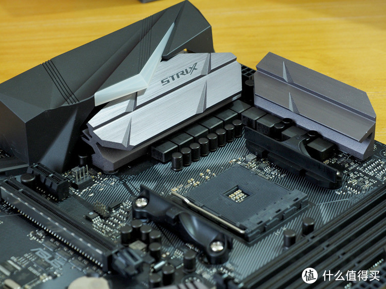 #本站首晒#轻松“吃鸡”的声波雷达主板—— 华硕 ASUS ROG STRIX X370-F GAMING 主板开箱简评