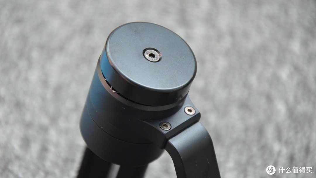 我遇到的神价格 篇一:智云z1 smooth c升级版 三轴手持稳定器开箱