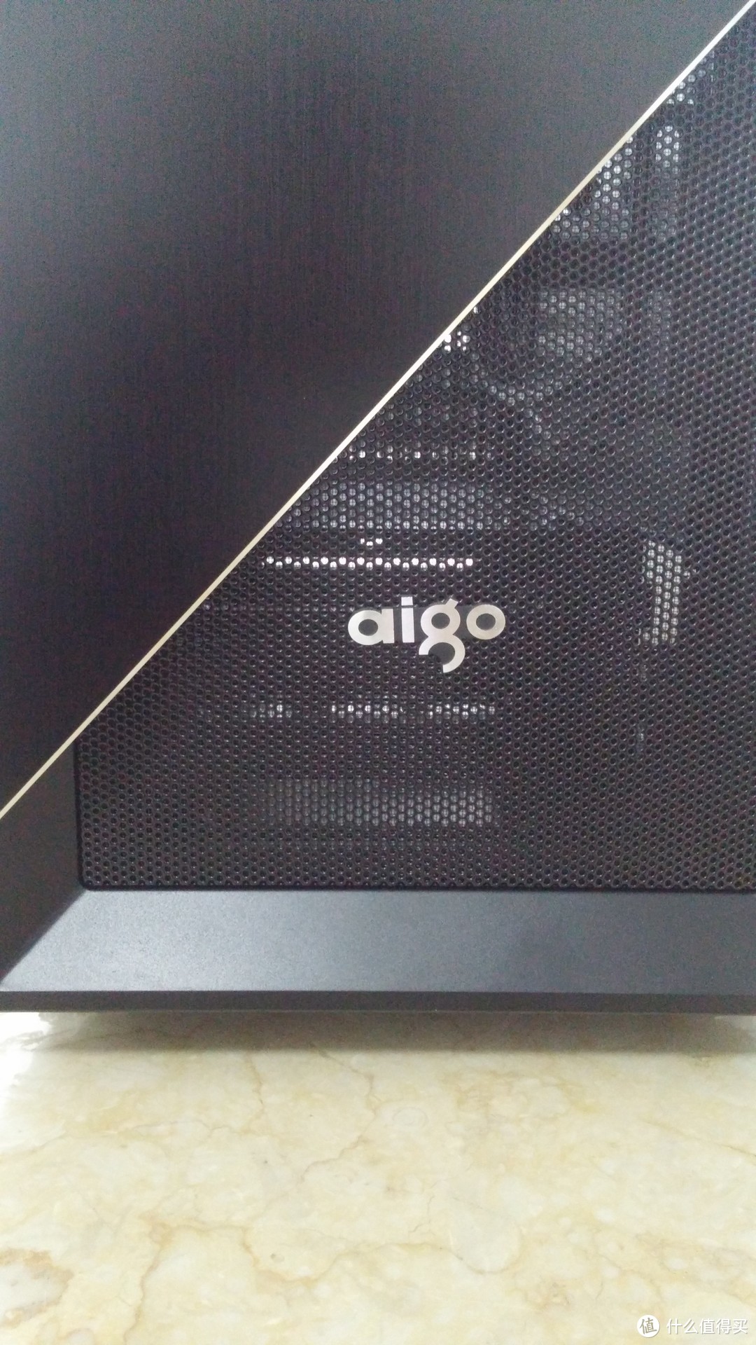 清爽Style：AIGO 爱国者 月光宝盒·破晓 机箱 装机