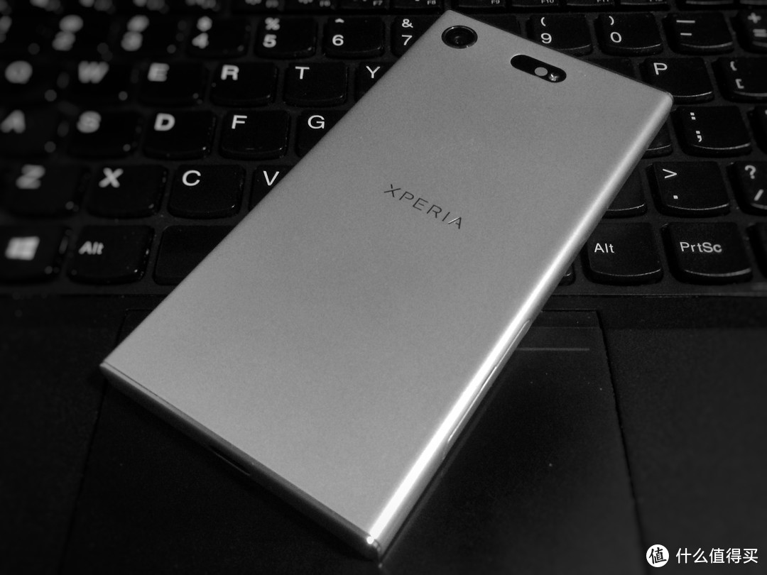 “大屏当道”下的呐喊—聊聊 Sony 索尼 Xperia XZ1 Compact 手机