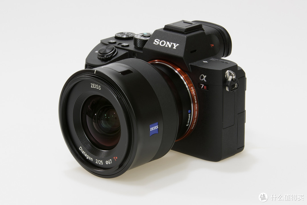 饭桌小伴侣： SONY索尼 α7R III / A7R3