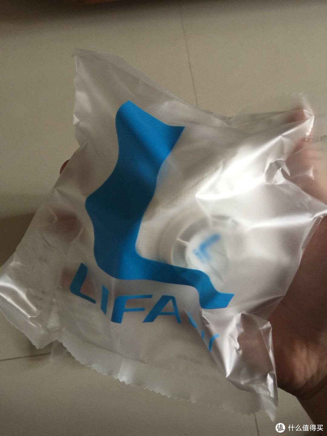 极速轻测LIFAair 自吸式防雾霾口罩