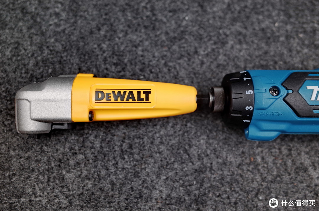 #晒单大赛#  DEWALT 得伟 DWARA100 直角转接头