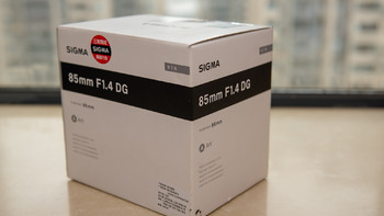 适马 ART 85mm F1.4 DG HSM 定焦镜头外观展示(接口|按钮)
