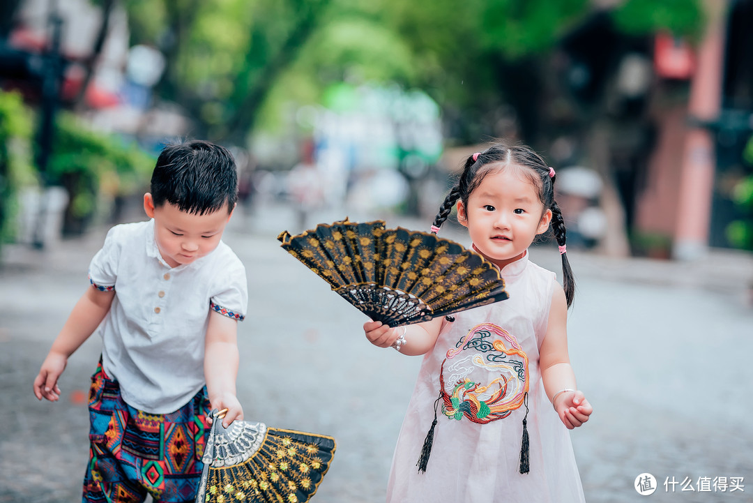 #晒单大赛#大光圈人像利器：SIGMA 适马 85mm F1.4 DG HSM Art 定焦镜头 开箱体验