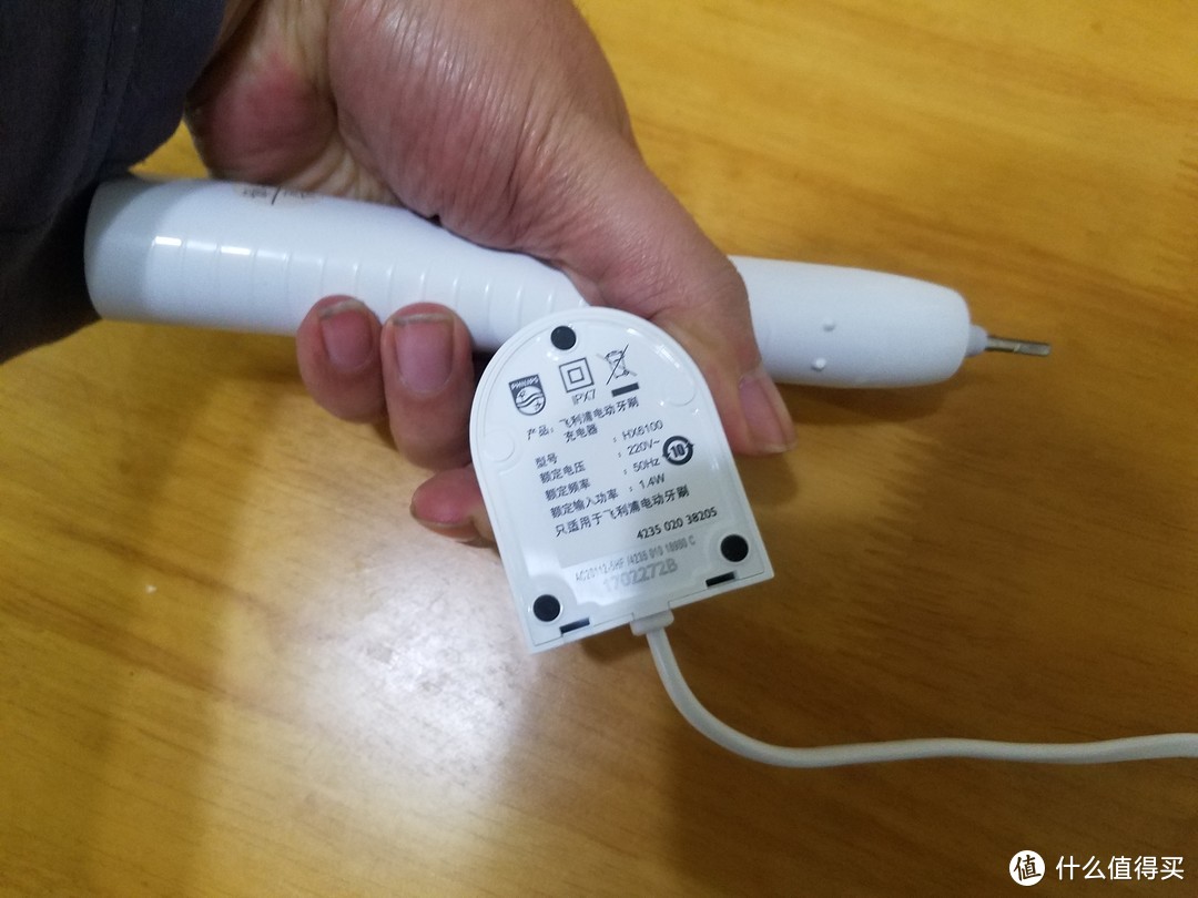 从一个萌新消费者来看普通牙刷到电动牙刷的转变—Philips 飞利浦 HX6511 电动牙刷 三个月使用体验