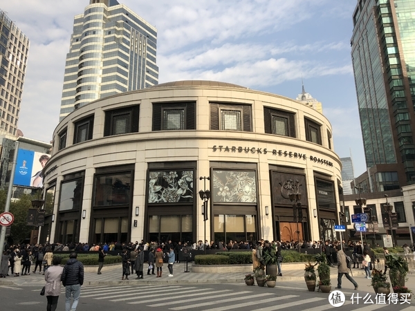 星巴克全球最大门店上海开业!探店体验:排队苦