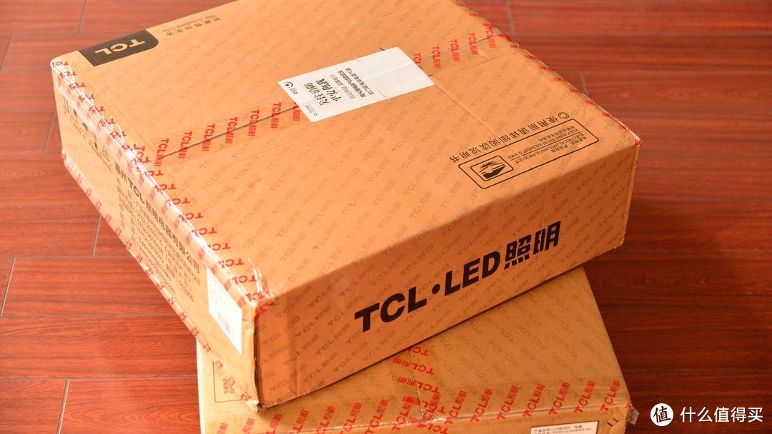 #晒单大赛#功耗减半亮度还能翻倍 吸顶灯具大更换：TCL LED 吸顶灯 鸟巢幽竹漫月套餐