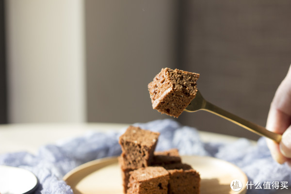 微波炉能代替烤箱吗？3分钟用微波炉就能做好一款圣诞蛋糕