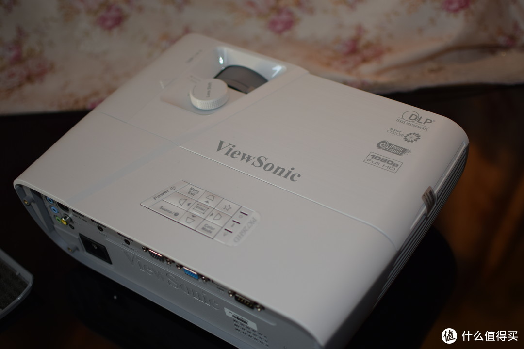 入门级家庭影院对普通用户是否够用？ViewSonic 优派 PX726HD 投影机 体验