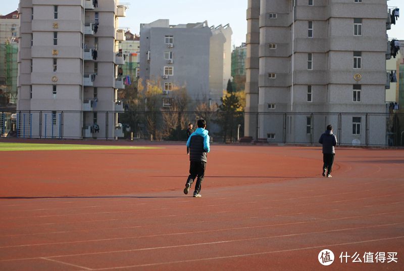 爱普生GPS运动手表：地图、计数兼心率，监测运动，检测睡眠，让你对自己了如指掌