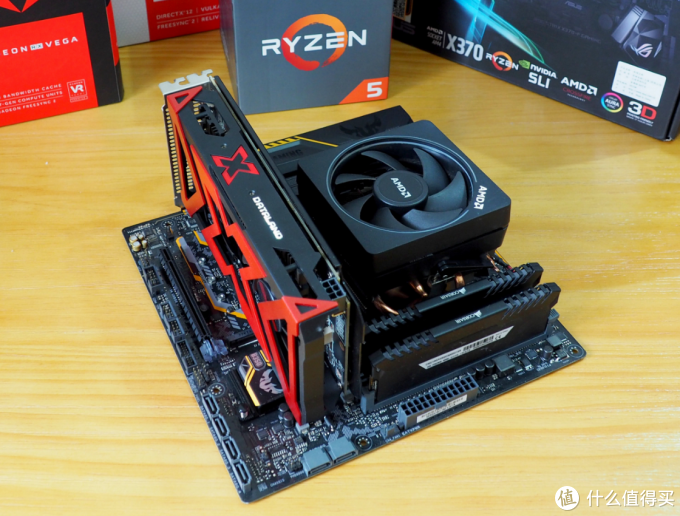 万幸的是定制的新桌子终于到了,终于可以有地方开箱安装了迎广301,这