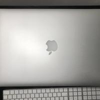 MacBook pro 笔记本电脑外观体验(接口|信仰灯|键盘)